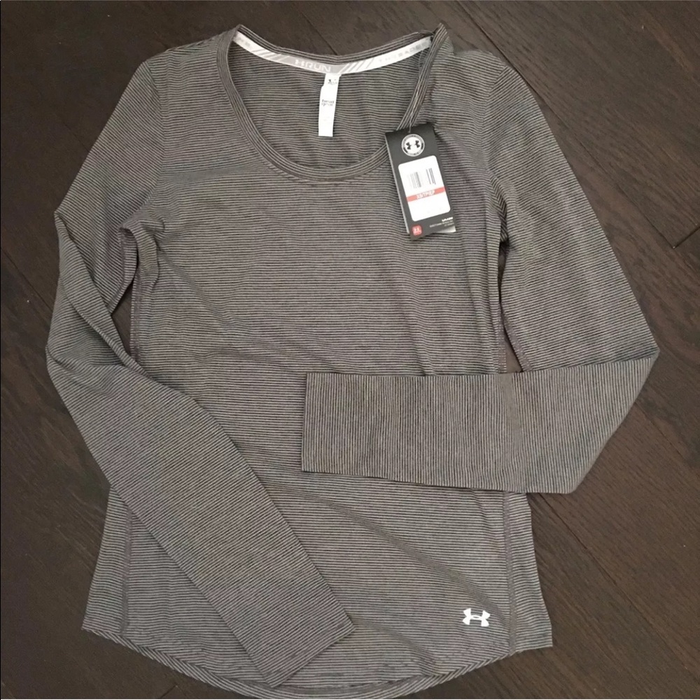 Under armour shirt, size xs